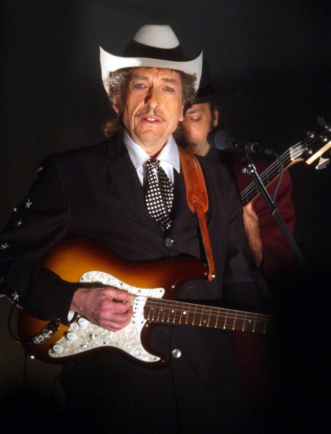bob-dylan-performs-grammys-2002